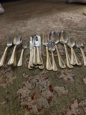 Wallace Gold Royal Bead 18/10 Stainless Steel Silverware Pieces (27)